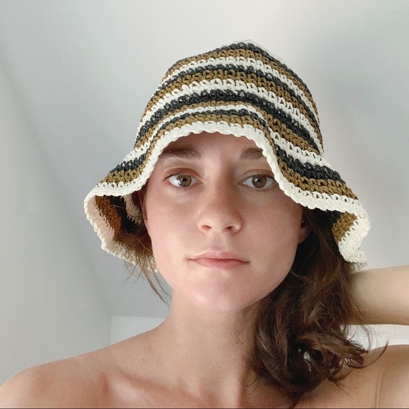 ‼️SOLD on Depop‼️Vintage floppy bucket hat - Picture 3 of 7